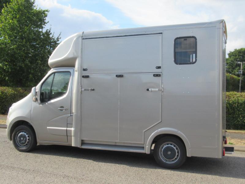22-222-2014 Renault Master 3.5 Ton JP Duo Coach built horsebox. New Build. Stalled for 2 rear facing. MWB chassis..